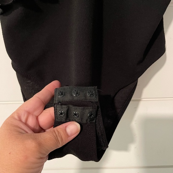Super cute black bodysuit size Large - Picture 6 of 9